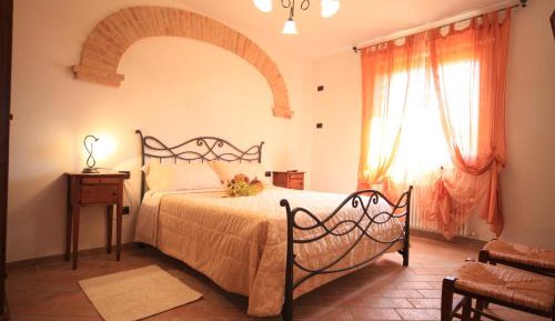 Deluxe Room (2 Adults + 1 Child)