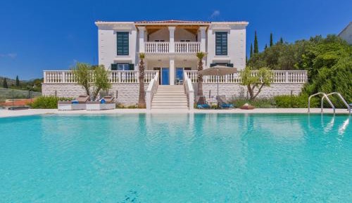 Deluxe Villa