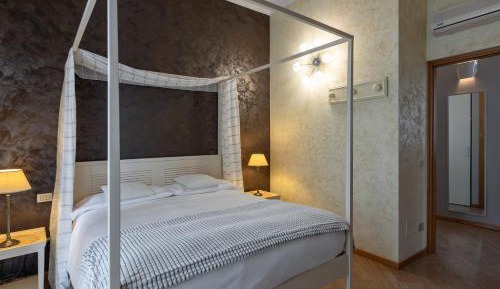 Deluxe Apartment - Separate Building