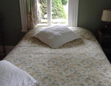 Queen Room with Private Bathroom