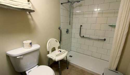 Queen Room - Disability Access - Non-Smoking