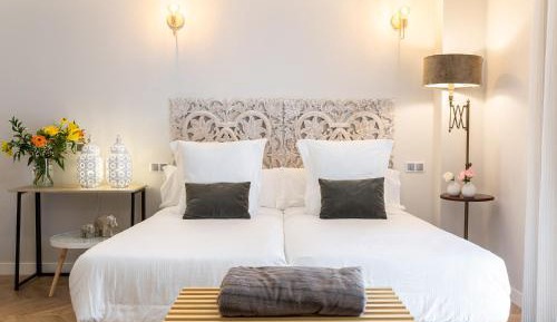 Double or Twin Room with Private Bathroom