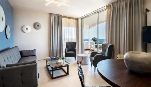 Premium Family Apartment with Sea View 