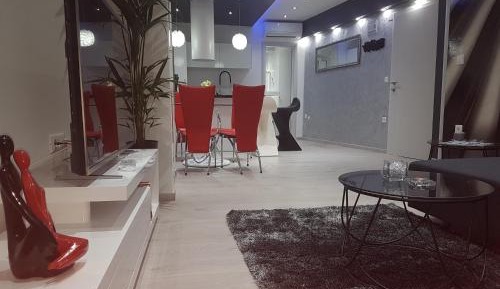 One-Bedroom Apartment with Balcony