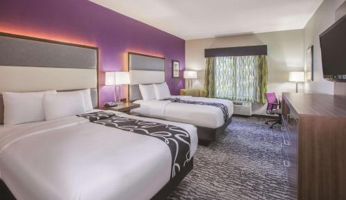 Deluxe Queen Room with Two Queen Beds