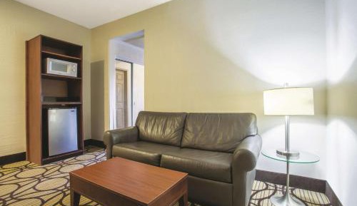 Suite with Two Queen Beds - Non-Smoking