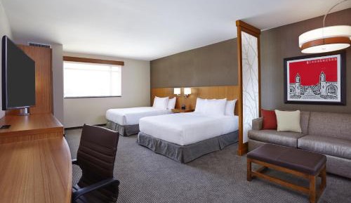 Queen Room with Two Queen Beds and Sofa Bed - High Floor