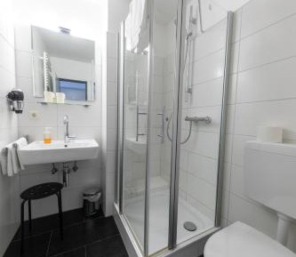 Double Room with Kingsize Bed