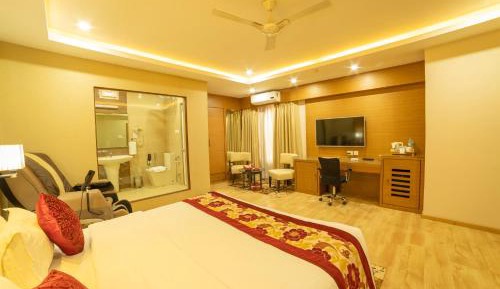 Club King Room