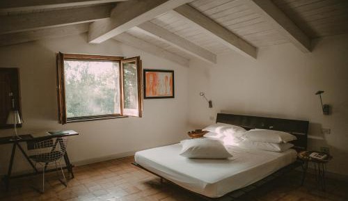 Deluxe Room (2 Adults + 1 Child)