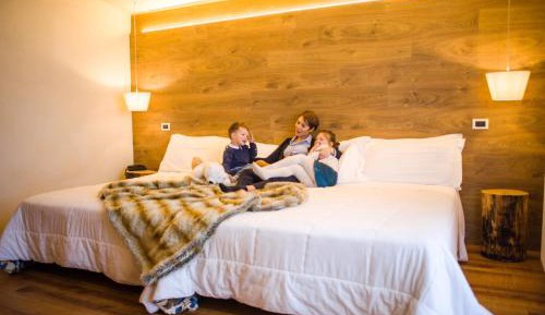 Deluxe Queen Room with Two Queen Beds