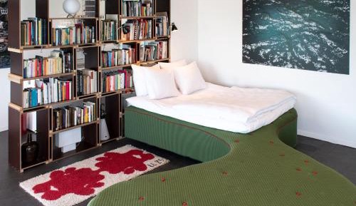 Apartment with Lake View