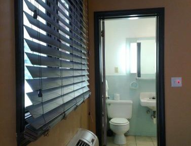 Standard King Room - Non-Smoking 