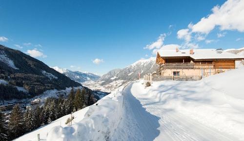 Apartment with valley view