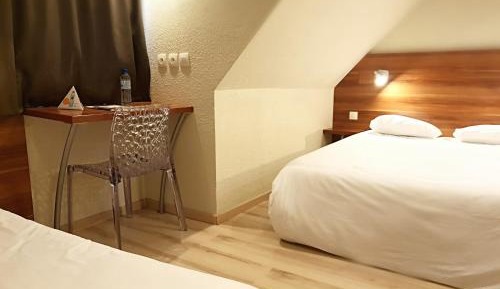 Triple Room with 3 Single Beds