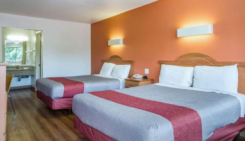 Deluxe Queen Room with Two Queen Beds