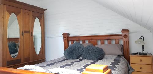 Queen Room with Shared Bathroom