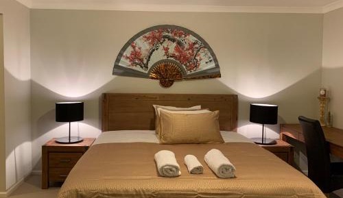 King Room with Shower and Balcony