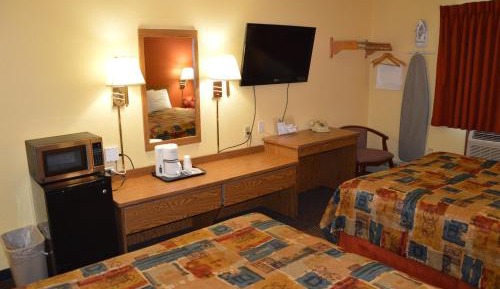 Full Size Room with Two Queen Beds - Smoking