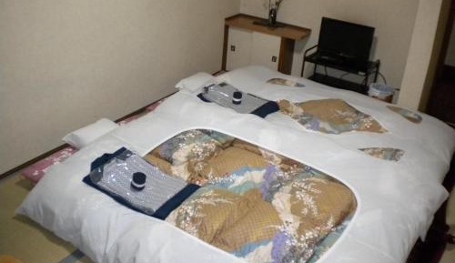 Japanese-Style Twin Room with Shared Bathroom