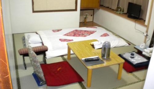 Japanese-Style Single Room with Shared Bathroom