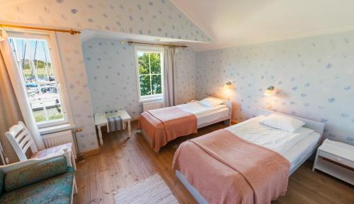 Standard Twin Room with Sea View