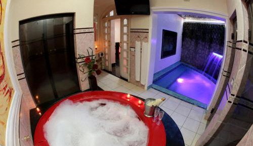 Suite with Private Pool
