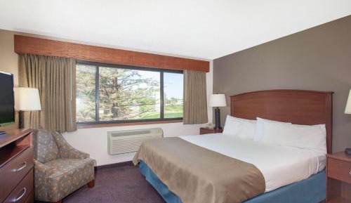 King Suite - Upper Floor/Non-Smoking