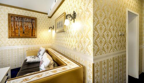 Deluxe Double or Twin Room (2 Adults + 1 Child)