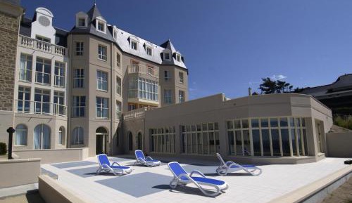 Two-Bedroom Apartment (4 Adults) with Sea View