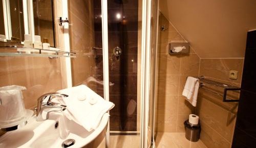 Deluxe Double Room (Bed with Stairs)