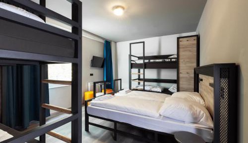 Bed in 6-Bed Mixed Dormitory Room