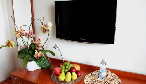 Double Room (2 Adults + 1 Child )