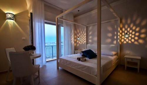 Deluxe Double Room with Balcony and Sea View