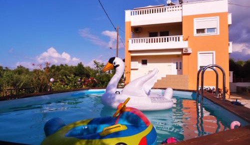 Athina - Three-Bedroom Villa with Private Pool