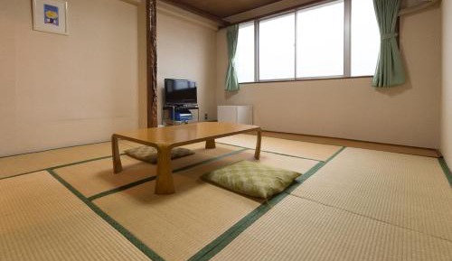 Standard Japanese-Style Room - Smoking