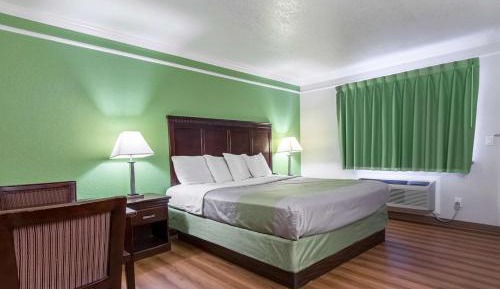 King Room - Non-Smoking