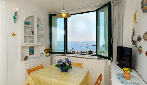 Two-Bedroom Apartment with Sea View (4 Adults)