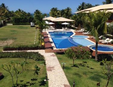 Apartment with Pool View 
