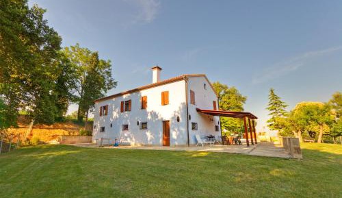 Apartment with Garden View