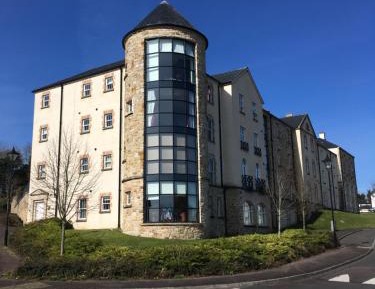 Apartment with Lake View