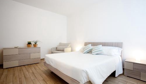 Deluxe Room (2 Adults + 1 Child)