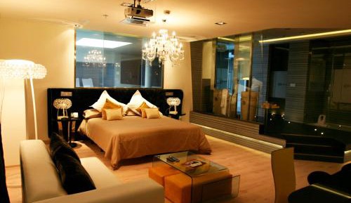 Suite with Private Pool
