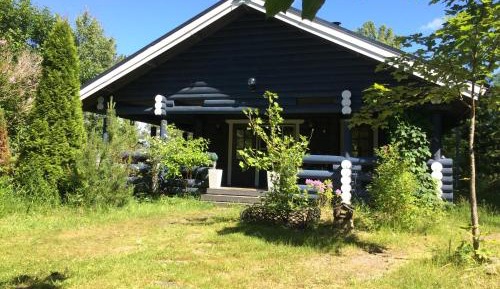 Three-Bedroom Cottage with Sauna
