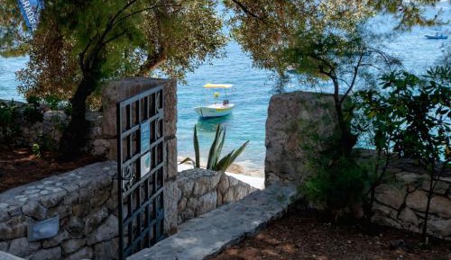 Villa - Beach Front