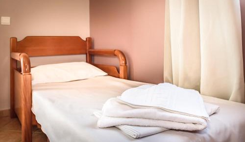 Apartment (Up to 4 People)