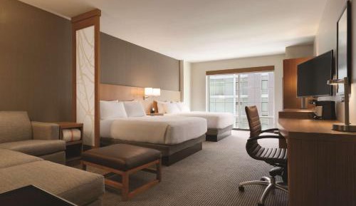 Queen Room with Two Queen Beds and View