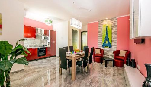 One-Bedroom Apartment with Balcony