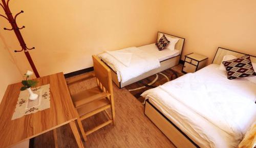 Economy Twin Room with Shared Bathroom