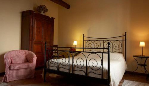 Deluxe Double Room (2 Adults + 1 Child)
